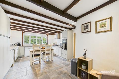4 bedroom detached bungalow for sale, Heather Close, Brocton