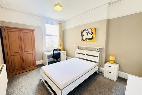 undefined, Hillside Avenue, Room 1, Mutley