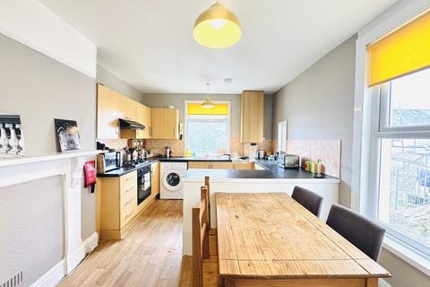 undefined, Hillside Avenue, Room 1, Mutley