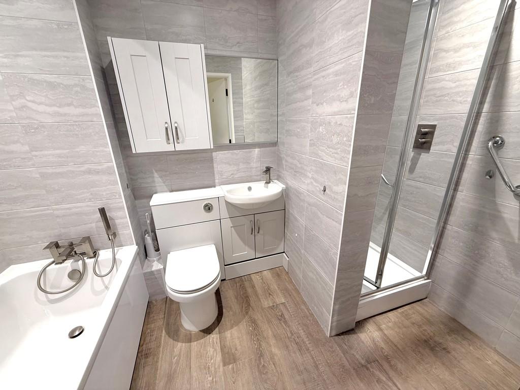19 Nordsetter Bathroom 1