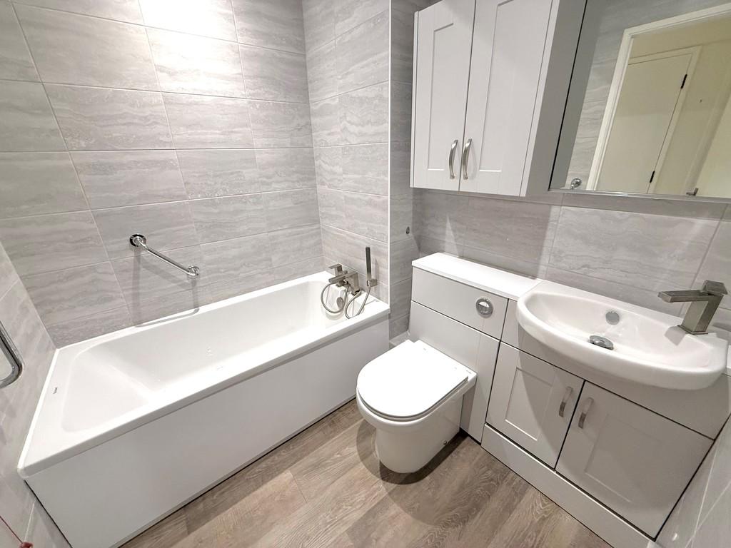 19 Nordsetter Bathroom 2