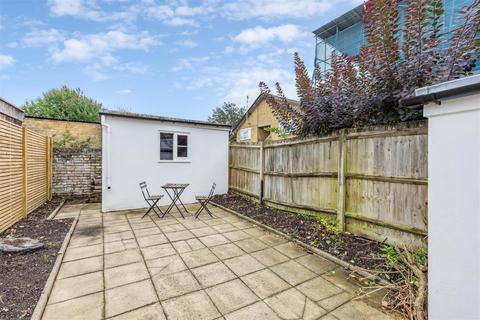 undefined, Hearne Road, London, W4