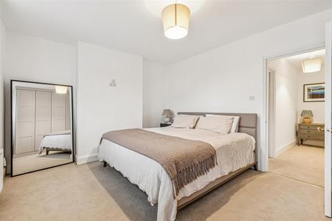 3 Hearne Road, London, W4 3NJ