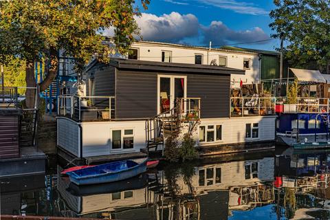 undefined, Swan Island,  Strawberry Vale, Twickenham TW1