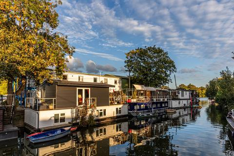 undefined, Swan Island,  Strawberry Vale, Twickenham TW1