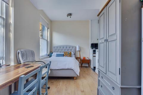 Studio for sale, Lakeside Road, Brook Green W14