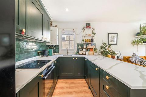 2 bedroom flat for sale, Jerningham Road, London SE14