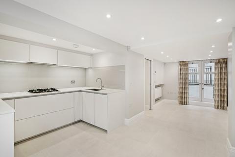 3 bedroom terraced house to rent, Oakley Gardens, London