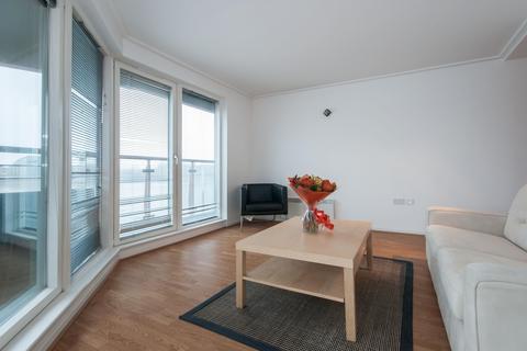 2 bedroom flat to rent, Seacon Tower, Hutchings Street