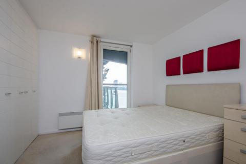 2 bedroom flat to rent, Seacon Tower, Hutchings Street