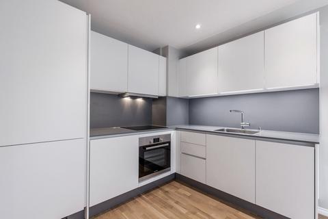 2 bedroom flat to rent, at London, Lambert Court, Bushey Grove Road WD23