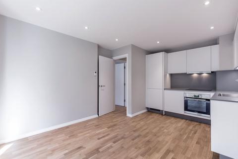 2 bedroom flat to rent, at London, Lambert Court, Bushey Grove Road WD23