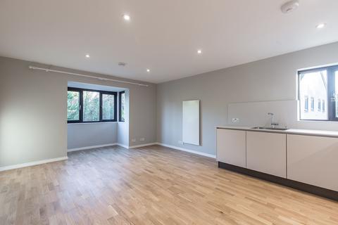 2 bedroom flat to rent, at London, Lambert Court, Bushey Grove Road WD23