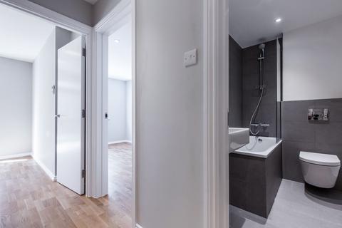 2 bedroom flat to rent, at London, Lambert Court, Bushey Grove Road WD23