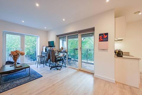 2 bedroom flat for sale, St Clements, Mile End E3