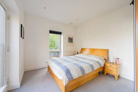 2 bedroom flat for sale, St Clements, Mile End E3
