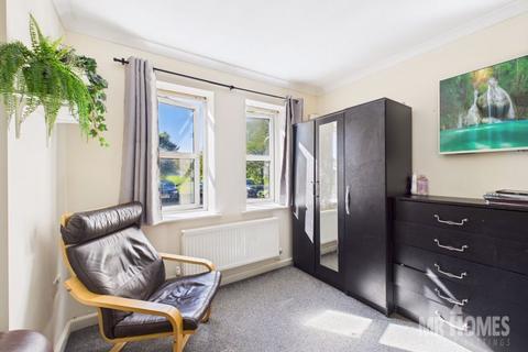2 bedroom ground floor flat for sale, Virgil Court, Grangetown, Cardiff CF11 6PE