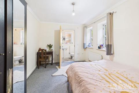 2 bedroom ground floor flat for sale, Virgil Court, Grangetown, Cardiff CF11 6PE