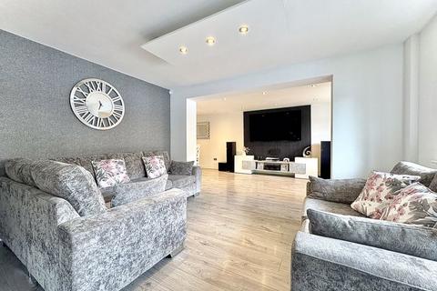 4 bedroom semi-detached house for sale, Julie Croft, Bilston, WV14 8YT