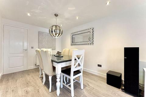 4 bedroom semi-detached house for sale, Julie Croft, Bilston, WV14 8YT