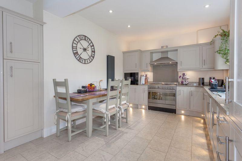 Dining kitchen