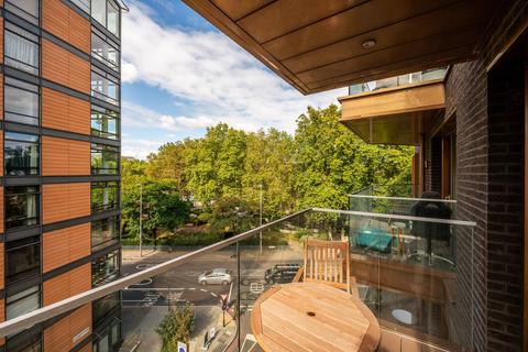 2 bedroom flat for sale, Palace View, Vauxhall, London, SE1