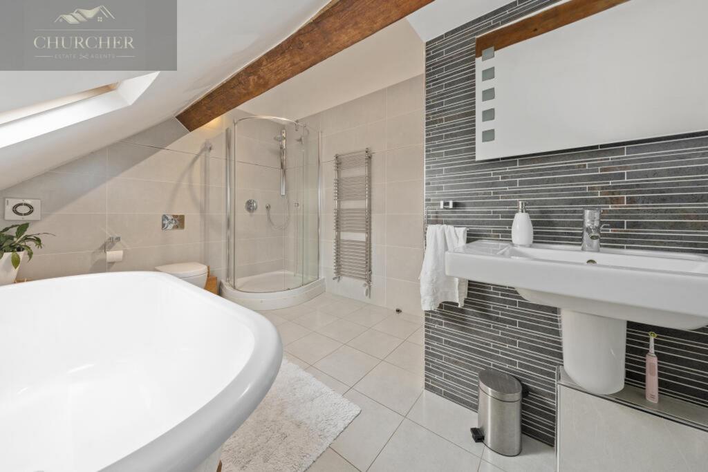 238523 3 lavendarbarn img 01 0001