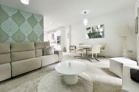 undefined, Reeceton Gardens, Heaton