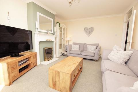 2 bedroom ground floor flat for sale, Marine Parade West, Lee-On-The-Solent, PO13