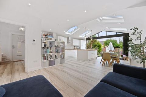 16 Manor Way, Harrow, HA2 6BY