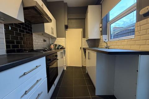 3 bedroom terraced house to rent, Hammersley Street, Stoke-On-Trent