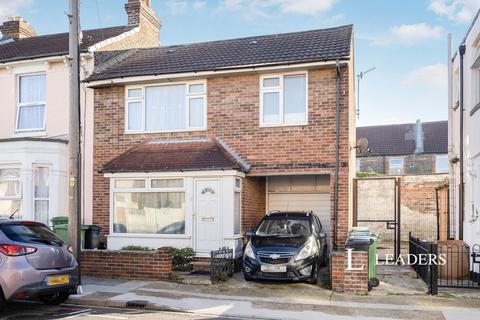 Nelson Avenue, Portsmouth, PO2