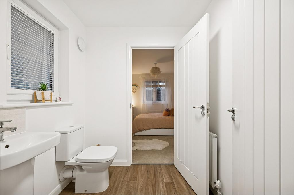 Jack &amp; Jill En-Suite Shower Room