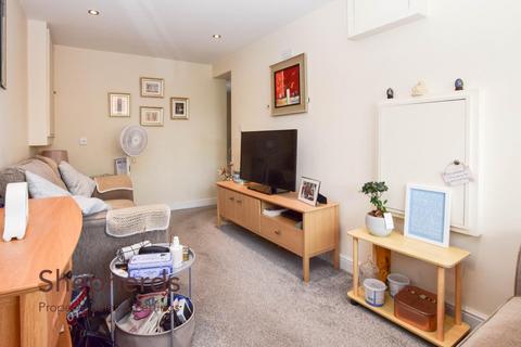 8 Conifer Close, Waltham Cross, EN7 6EY