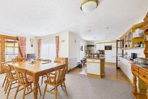4 bedroom bungalow for sale, Connor Downs, Hayle - Versatile accommodation