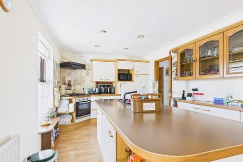 4 bedroom bungalow for sale, Connor Downs, Hayle - Versatile accommodation