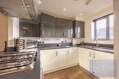 2 bedroom apartment to rent, Willow Road, Chigwell IG7