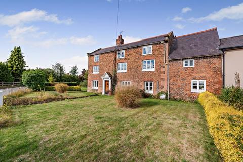 6 bedroom character property for sale - Castle Street, Holt LL13