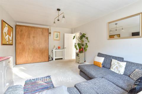 2 bedroom ground floor flat for sale, Withdean Rise, Brighton, East Sussex