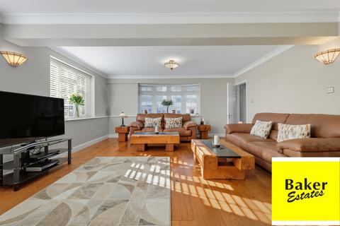 5 bedroom detached house for sale, Hubbards Chase, Hornchurch RM11