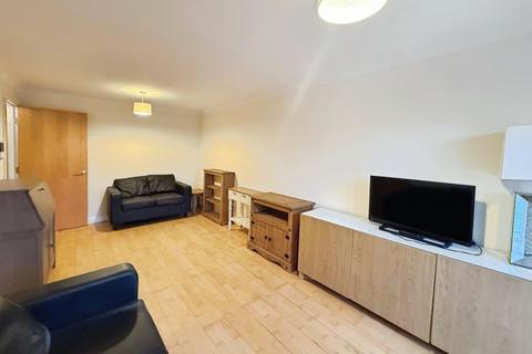 2 bedroom flat to rent, Turlow Court, Leeds, West Yorkshire, LS9