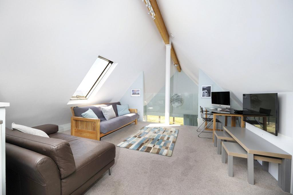 Mezzanine Sitting Rm