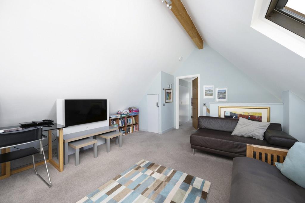 Mezzanine Sitting Rm