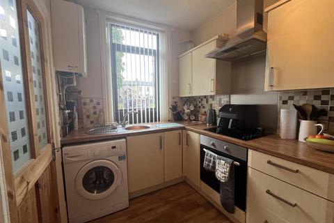 8 Temperance Field, Wyke, Bradford, BD12 9NR