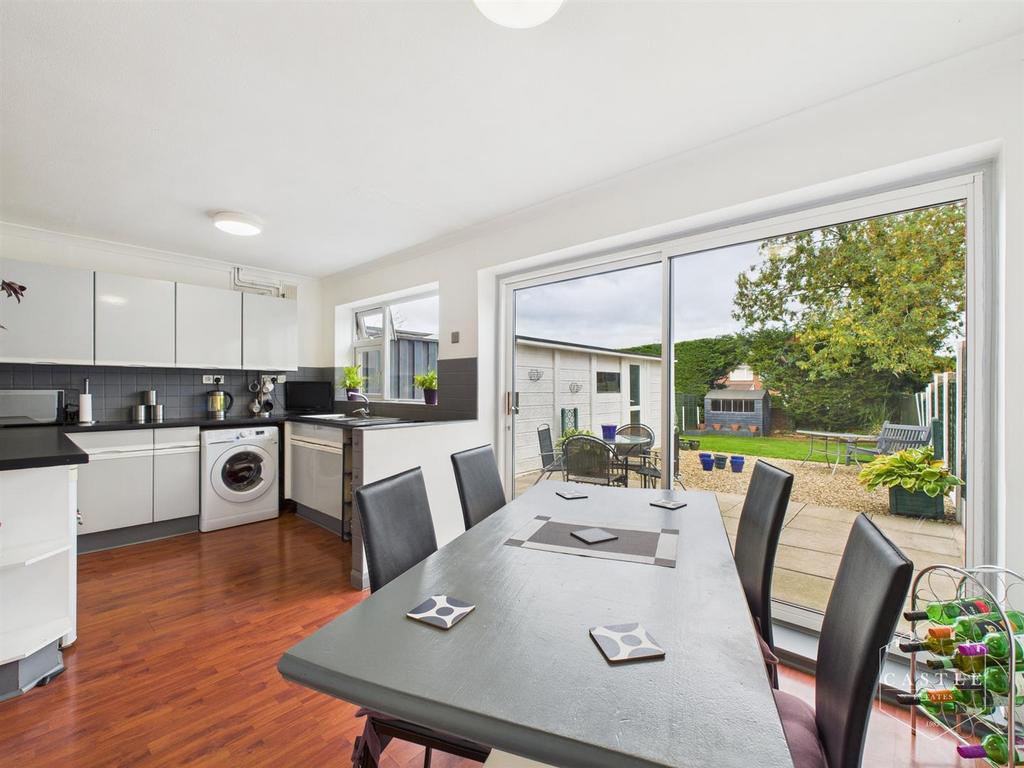 Dining kitchen