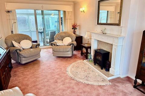 2 bedroom chalet for sale, Cleveland Road, Worthing, West Sussex, BN13 2ET