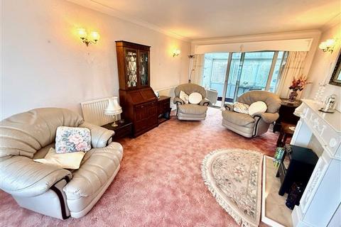 2 bedroom chalet for sale, Cleveland Road, Worthing, West Sussex, BN13 2ET