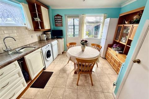 2 bedroom chalet for sale, Cleveland Road, Worthing, West Sussex, BN13 2ET