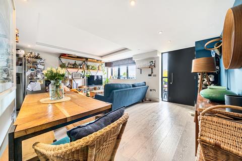 2 bedroom apartment for sale, Chesterfield Grove, London
