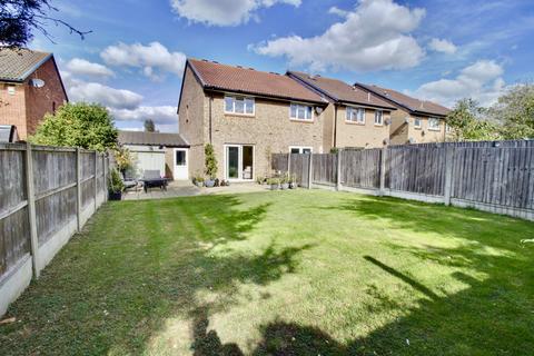 52 Juniper Way, Romford, RM3 0XL